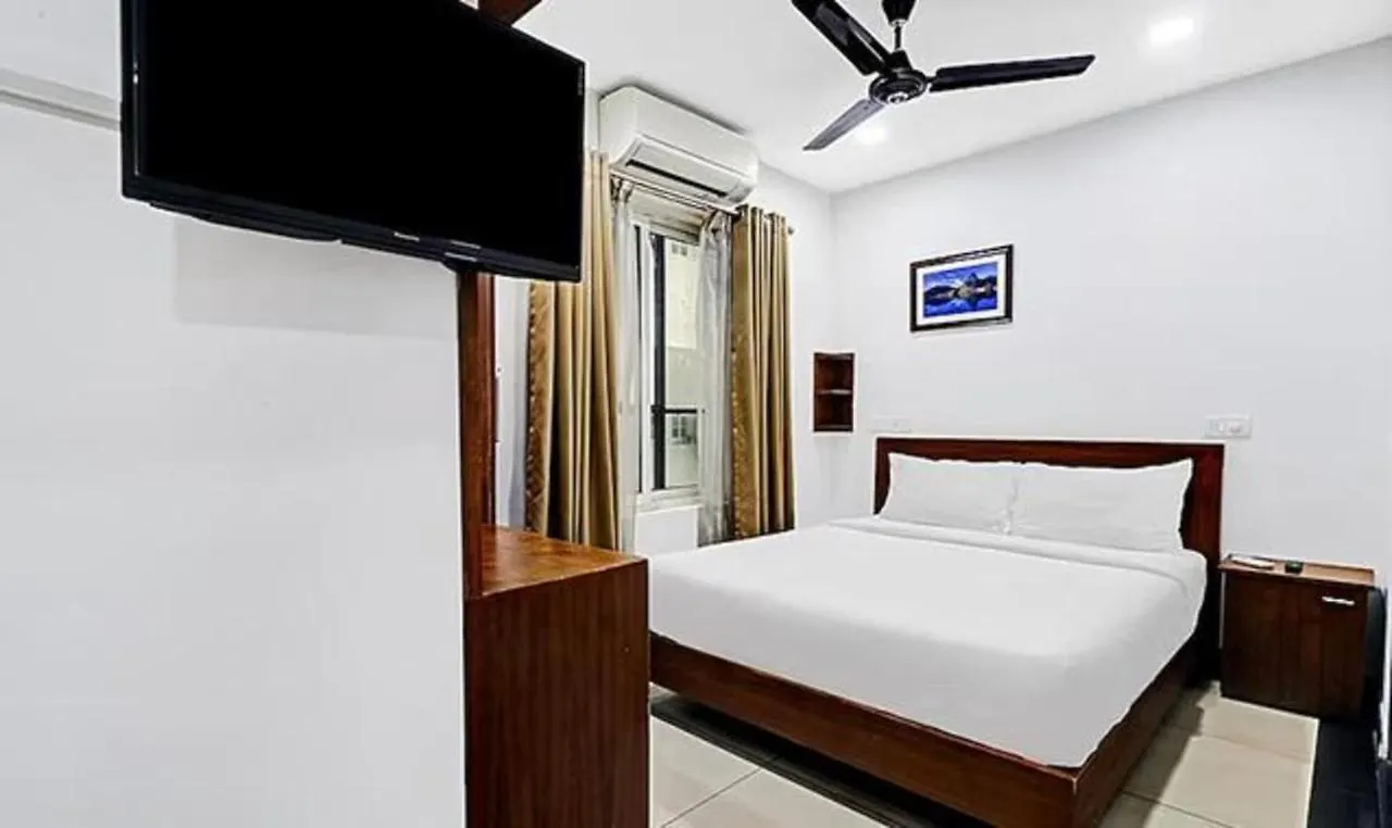 Hotel Fabhotel Pgs Inn Kochi