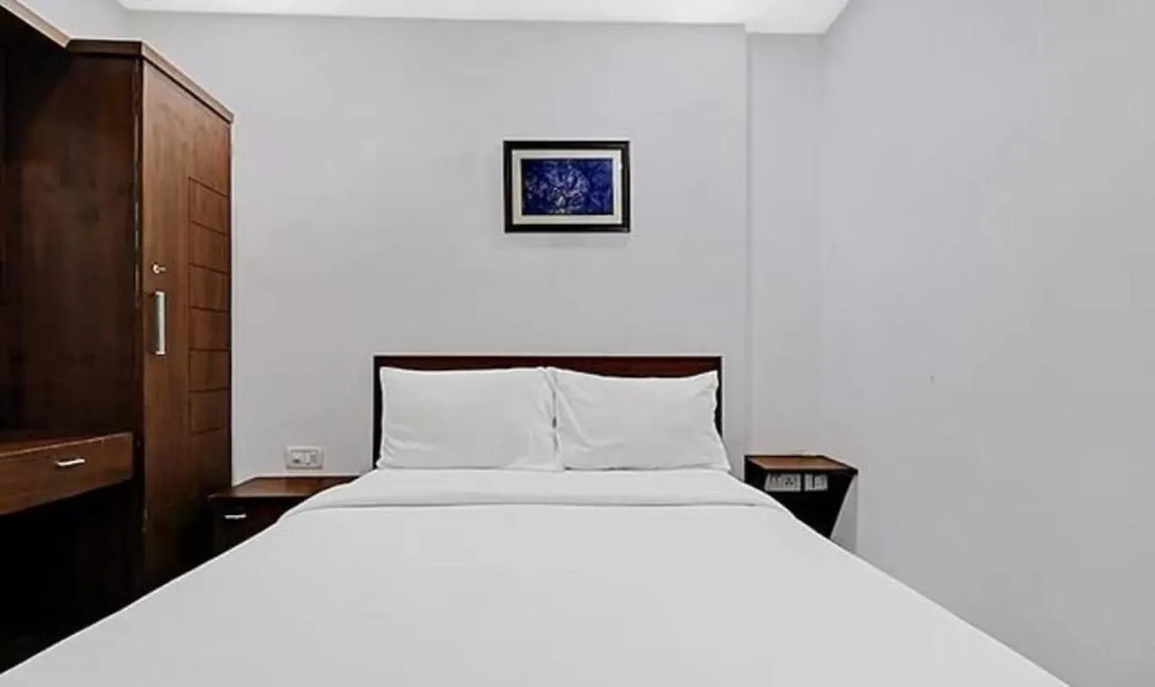 Fabhotel Pgs Inn Kochi Hotel