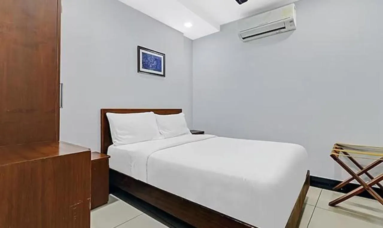 Fabhotel Pgs Inn Kochi