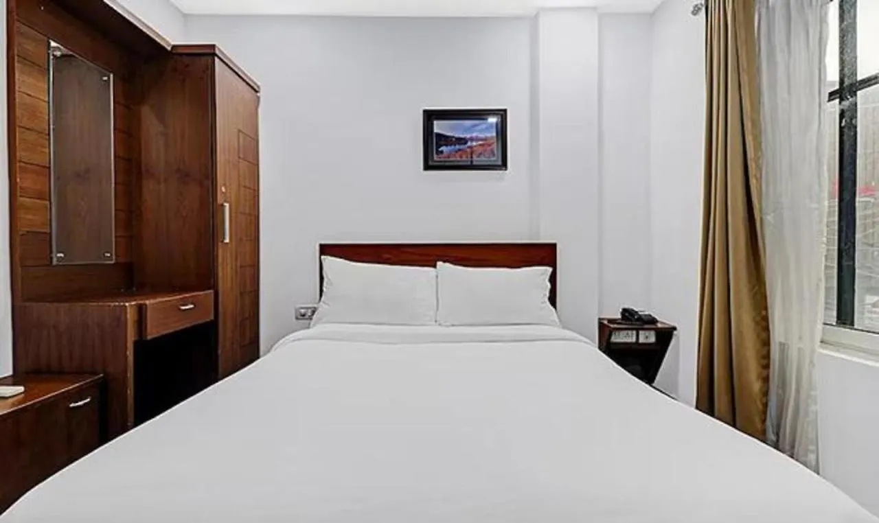 Hotel Fabhotel Pgs Inn Kochi
