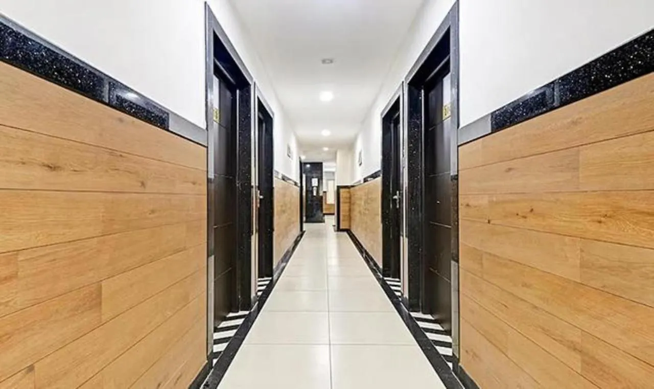 Hotel Fabhotel Pgs Inn Kochi
