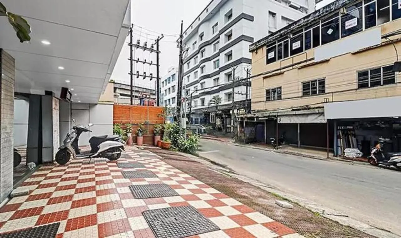 Fabhotel Pgs Inn Kochi 3*,