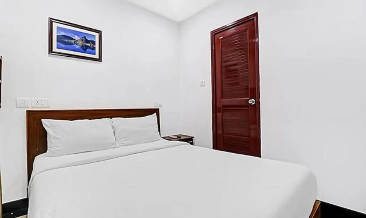 Hotel Fabhotel Pgs Inn Kochi