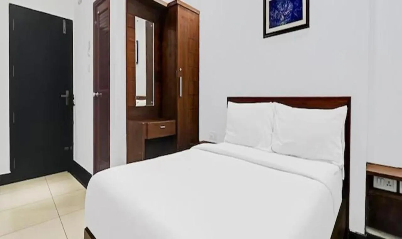 *** Hotel Fabhotel Pgs Inn Kochi India